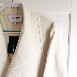 NWT Fashion Nova “Manhattan” Belted Coat